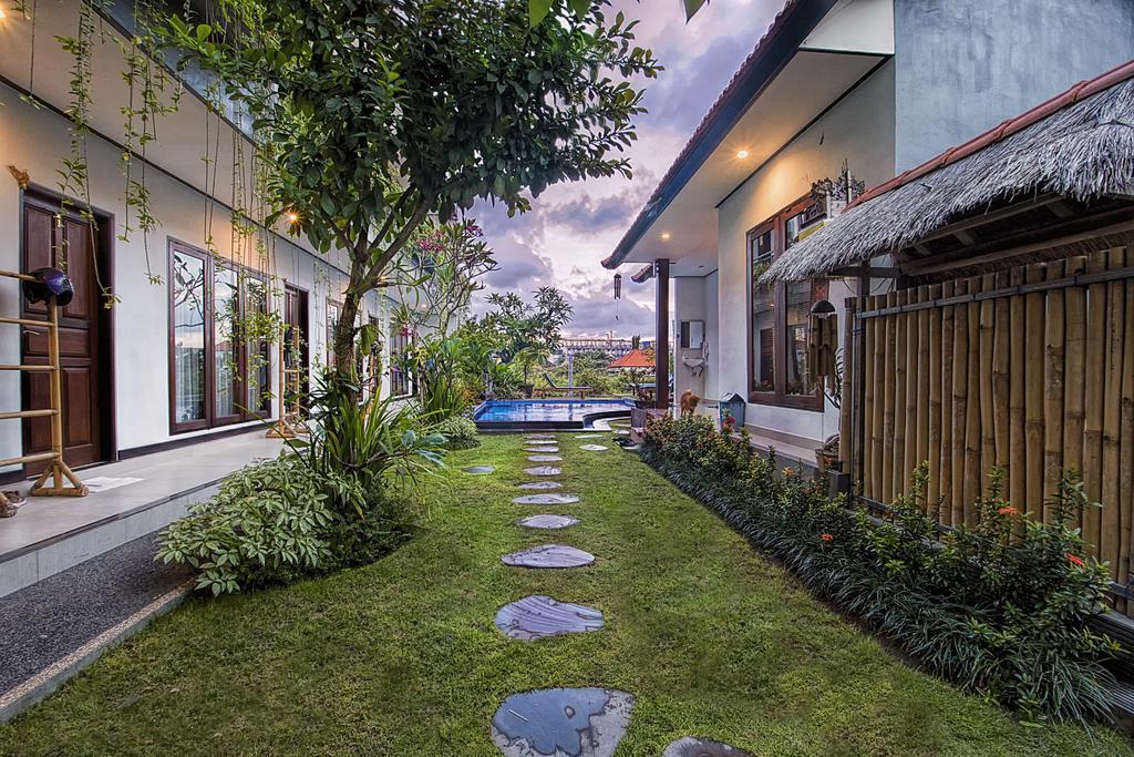 Bali Fullmoon Pensión Canggu Exterior foto
